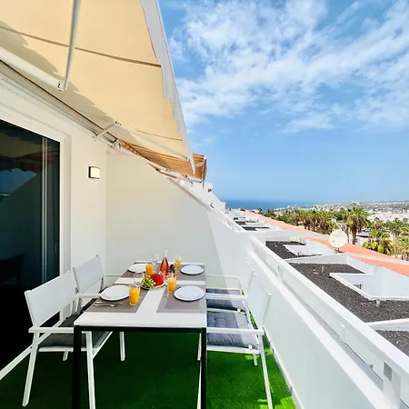 Romantic Ocean View In Island Village *